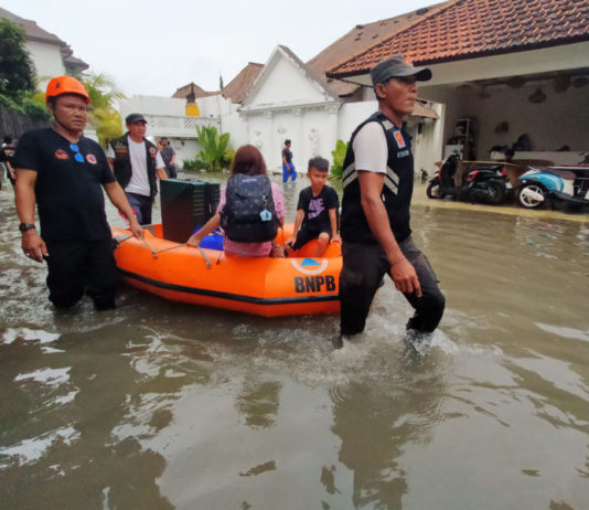 Banjir Kepung 19 Titik di Wilayah Bali, 1 Orang WNA Meninggal Dunia