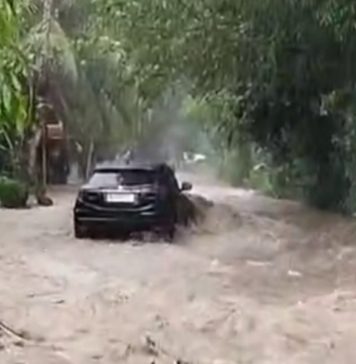 Banjir Landa Antiga, Rendam Rumah Warga hingga Sebabkan Mobil-Motor Hanyut