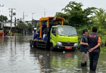 Banjir Rendam Jalan Kunti Seminyak, Sejumlah Wisatawan Dievakuasi
