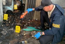 Bekas Toilet Umum Terbakar, Damkar dan Water Cannon Diterjunkan ke Lokasi