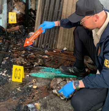 Bekas Toilet Umum Terbakar, Damkar dan Water Cannon Diterjunkan ke Lokasi