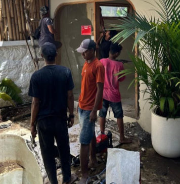 Caplok Bantaran Sungai, Bangunan Vila di Canggu Mulai Dibongkar Mandiri