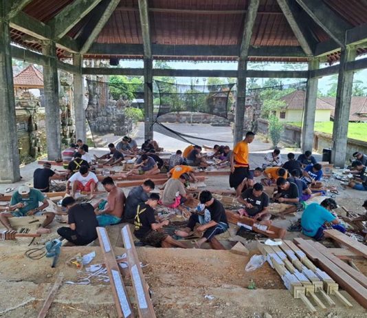 Desa Adat Sumita Bangun dan Rehab Sejumlah ’’Palinggih’’ Pura