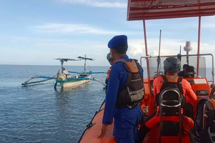 Hilang Sejak Rabu Petang, Pencarian Nelayan Sumberkima Terus Dilakukan 1