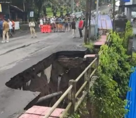 Jalan di Ubud Jebol, Dinas PUPR Gianyar Tutup Total Akses Demi Keselamatan