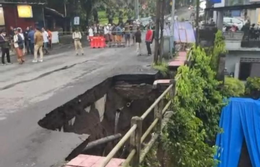 Jalan di Ubud Jebol, Dinas PUPR Gianyar Tutup Total Akses Demi Keselamatan