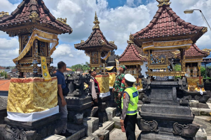 Lupa Matikan Dupa, Palinggih Kembar Milik Warga Padangkerta Terbakar 1