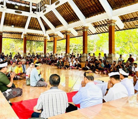 Metatah Massal di Rambut Siwi Diikuti Ratusan Peserta