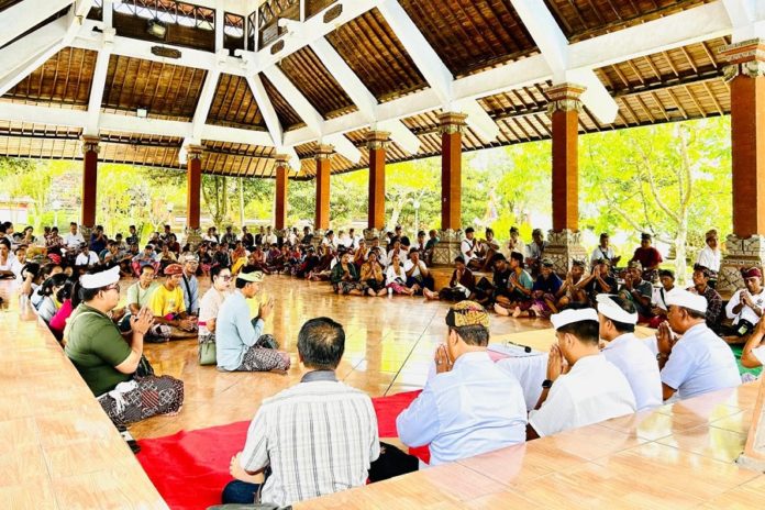 Metatah Massal Di Rambut Siwi Diikuti Ratusan Peserta 1