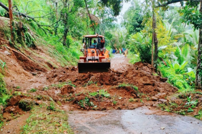 Musim Hujan, Semua Kecamatan Berpotensi Dilanda Bencana Tanah Longsor 1