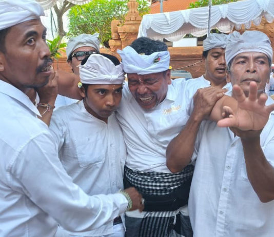 Pemangku Kerauhan Massal, Pangerebongan Batal Ngubeng