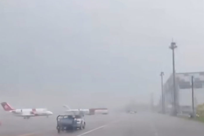 Penerbangan Di Bandara Ngurah Rai Terdampak Cuaca Buruk 1