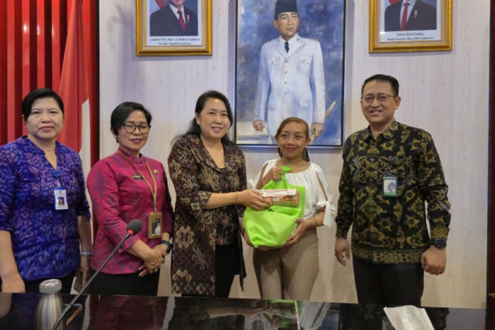 Ratusan Keluarga Berisiko Stunting Terima Bantuan Bahan Pangan Bergizi 1