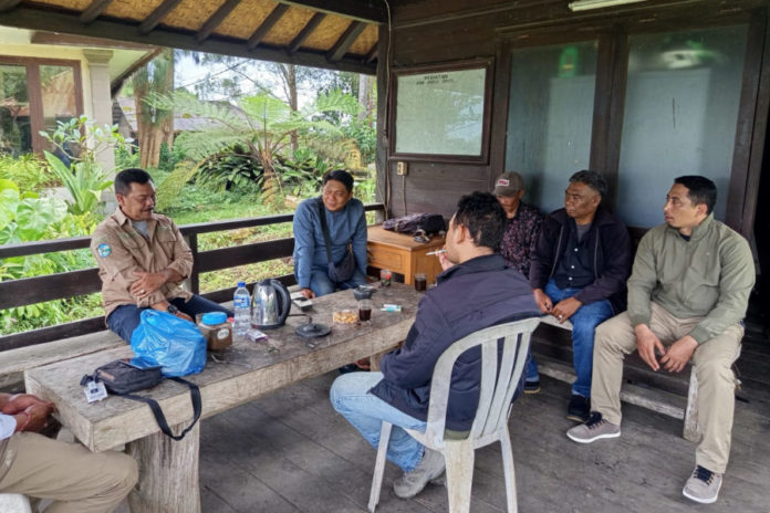 Satpol PP Dan BKSDA Pembukaan Jalan Di Kembang Mertha Untuk Jalur Mitigasi 1