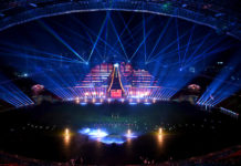 SEA Games 2025 Ditutup, Atlet Kierana Alexandra Bawa Bendera Indonesia Saat Defile