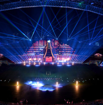 SEA Games 2025 Ditutup, Atlet Kierana Alexandra Bawa Bendera Indonesia Saat Defile