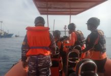 Terapung Semalaman, Tiga Nelayan Hilang di Perairan Seririt Ditemukan