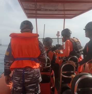 Terapung Semalaman, Tiga Nelayan Hilang di Perairan Seririt Ditemukan