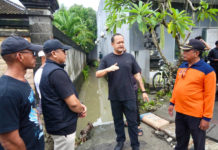 Turun ke Lokasi Banjir, Wabup Badung Minta Cek Bangunan di Bibir Sungai