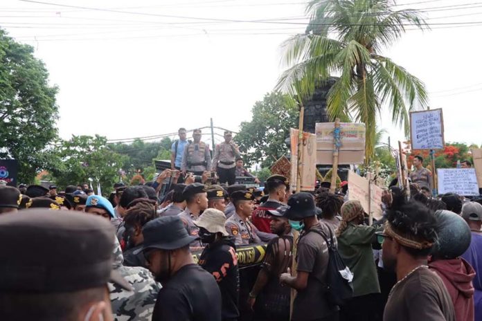 Unjuk Rasa Di Bundaran Renon, 410 Personel Gabungan Dikerahkan 1