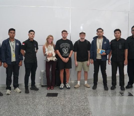 Usai Ditipiring, Artis Film Dewasa Asal Inggris Dideportasi