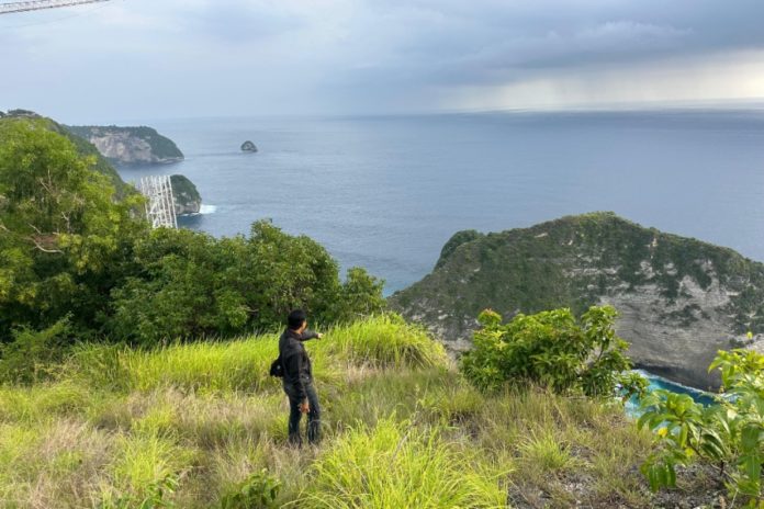 Video Konten Dewasa WNA Diduga Di Pantai Kelingking, Polisi Lacak Keberadaan Pemerannya 1