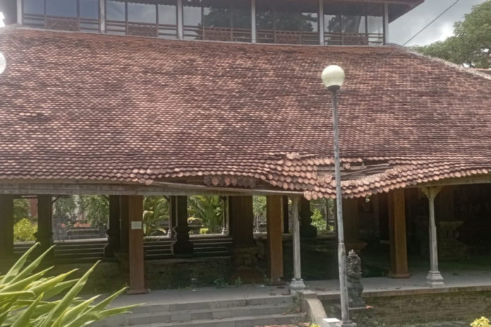 Wantilan Pura Agung Jagatnatha Rusak Parah, Rehabilitasi Terkendala Anggaran 1