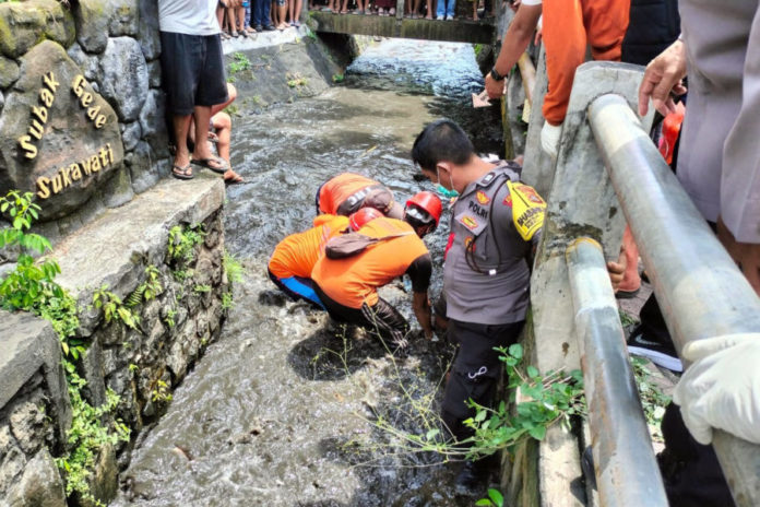 Warga Temukan Mayat Laki Laki Di Saluran Irigasi Subak Gede Sukawati 1