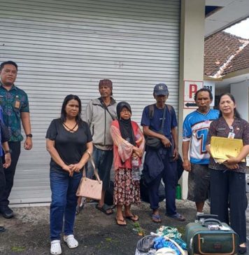 Belasan Orang Terlantar di Bali Dipulangkan ke Asalnya