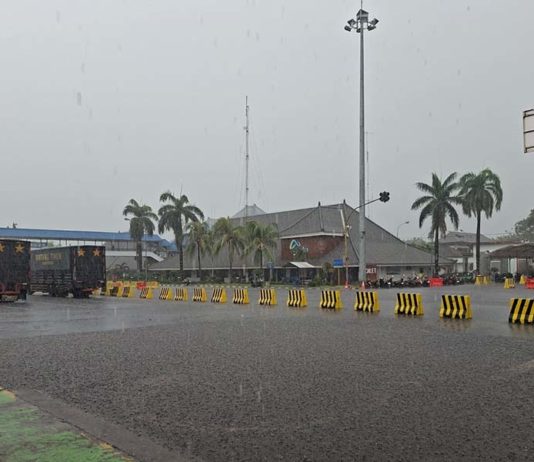 Cuaca Ekstrem di Selat Bali, Pelabuhan Gilimanuk Buka Tutup