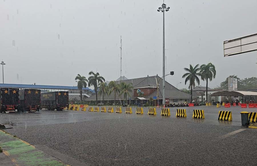 Cuaca Ekstrem di Selat Bali, Pelabuhan Gilimanuk Buka Tutup