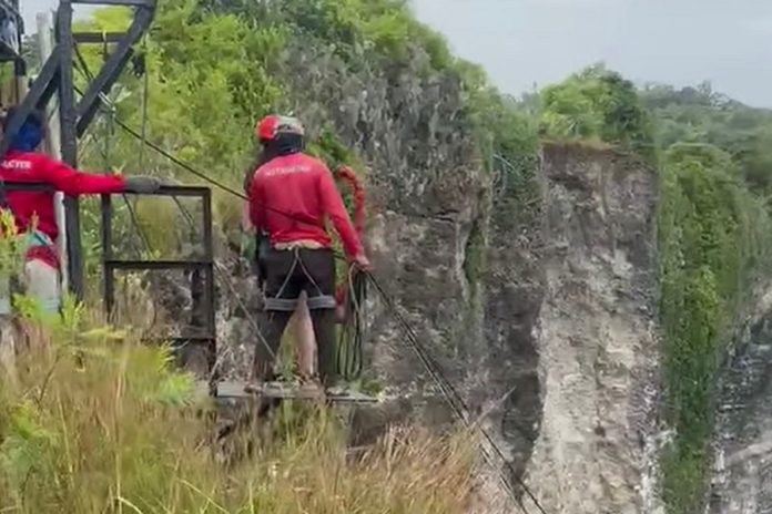 Ditutup Satpol PP Pada Oktober 2025, Bungee Jumping Di Pantai Kelingking Diduga Kembali Beroperasi 1