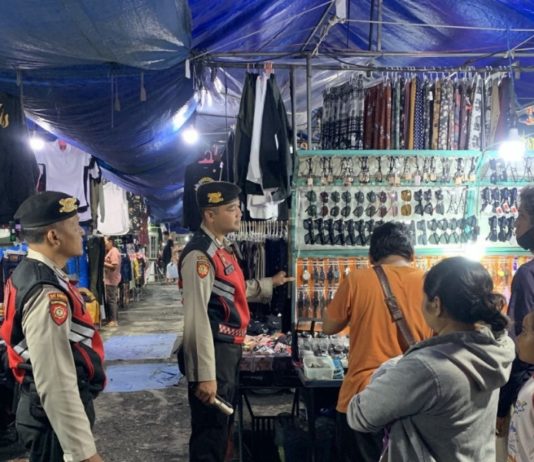 Jaga Keamanan, Polres Gianyar Kerahkan Patroli Kota di Pasar Senggol