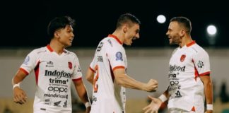 Laga Panas Diwarnai ‘Hujan’ Kartu, Bali United Taklukkan PSM Makassar