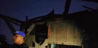 Lupa Padamkan Lilin, Rumah Semi Permanen di Pancasari Ludes Terbakar