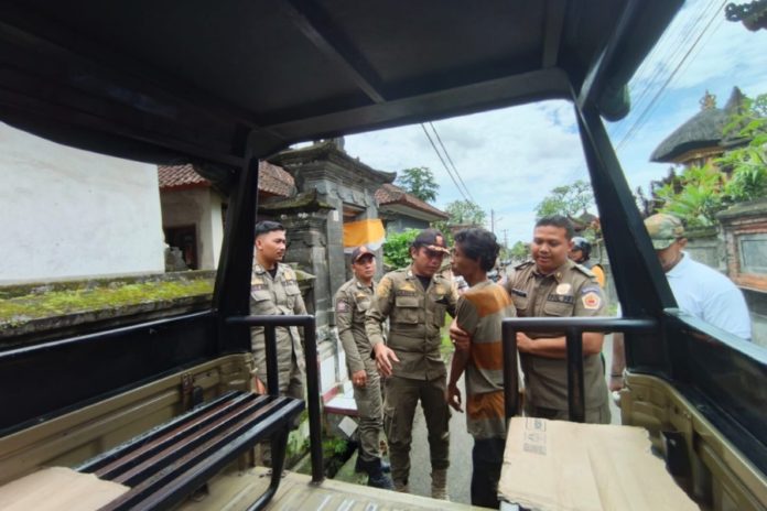 Perilakunya Meresahkan, Warga Depresi Di Tegallalang Diamankan 1