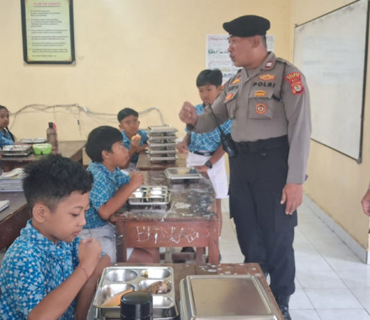 Polres Gianyar Pastikan Makan Bergizi Gratis di Tampaksiring Tepat Sasaran