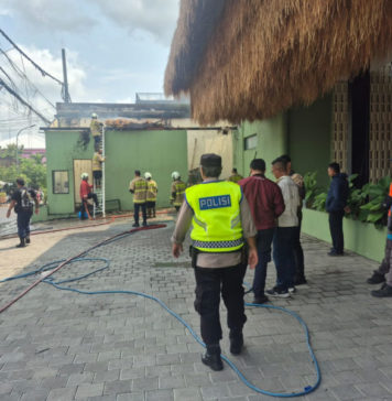 Pos Sekuriti Padel di Jimbaran Terbakar