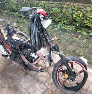 Sepeda Motor Hangus Terbakar Ditemukan di Pengambengan