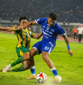 Super League: Persib Bandung Pimpin Klasemen dengan Selisih Tipis