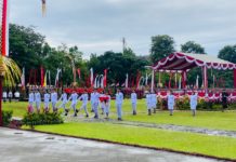 Apel Peringatan HUT ke-238 Kota Denpasar Diwarnai Hujan, Pakaian Paskibra Berubah Coklat