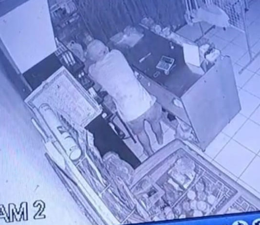 Atap Dijebol, Toko di Marga Disikat Maling