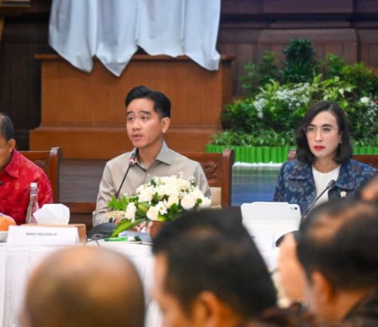 Bertemu Pelaku Pariwisata di Bali, Wapres Gibran Ungkap Kelanjutan Tol Gilimanuk-Mengwi