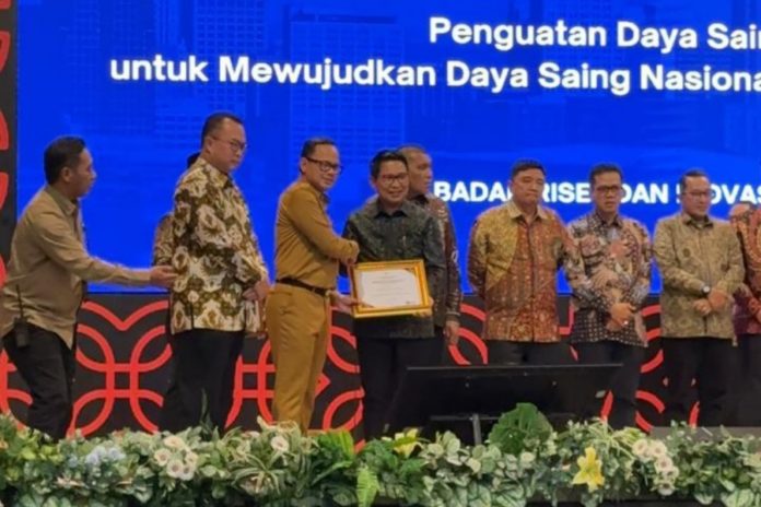 Bupati Adi Arnawa Jadi Pembicara Di BRIN, Pemkab Badung Terima Sertifikat Apresiasi IDSD Tahun 2025 1