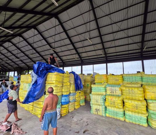 Dua Tersangka dan 846 Balpres Dilimpahkan ke Kejari Tabanan