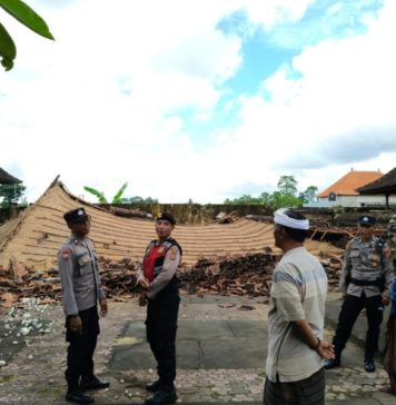 Hujan Disertai Angin Kencang Landa Desa Temesi, Bale Gong Pura Puseh Roboh