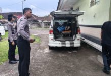 Jasad Pria Ditemukan Mengambang Dekat Sampan Kosong di Perairan Selat Bali