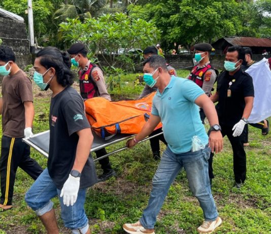 Jasad Tak Utuh Ditemukan di Pantai Ceningan Dikubur, Polisi Masih Selidiki Identitasnya