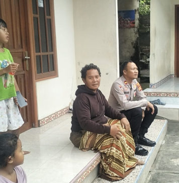 Kapolsek Sukawati Tanggung Biaya Pengobatan Korban Longsor di Tegenungan