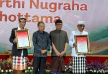 Kelompok Media Bali Post Terima Penghargaan Bali Kerthi Nugraha Mahottama